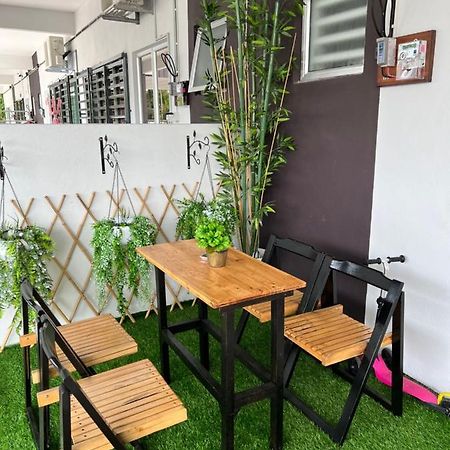 Mieda Rizqi Homestay Kampong Melayu Changkat Larah Exterior photo