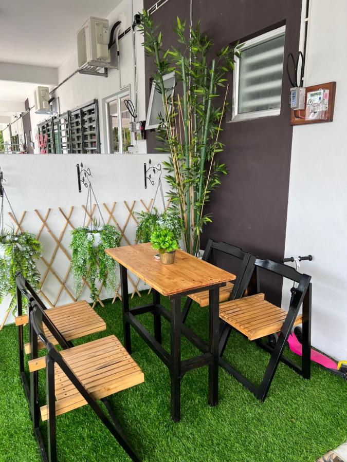 Mieda Rizqi Homestay Kampong Melayu Changkat Larah Exterior photo