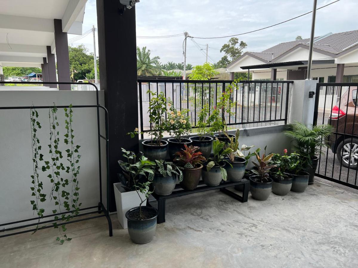 Mieda Rizqi Homestay Kampong Melayu Changkat Larah Exterior photo