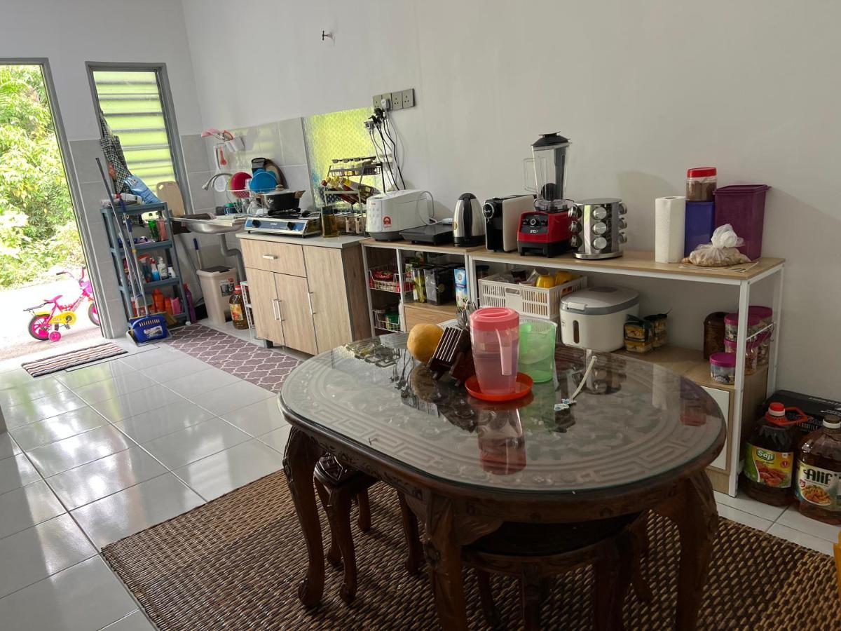 Mieda Rizqi Homestay Kampong Melayu Changkat Larah Exterior photo