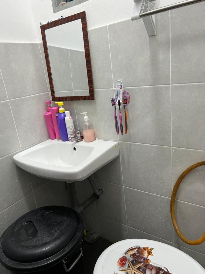 Mieda Rizqi Homestay Kampong Melayu Changkat Larah Exterior photo