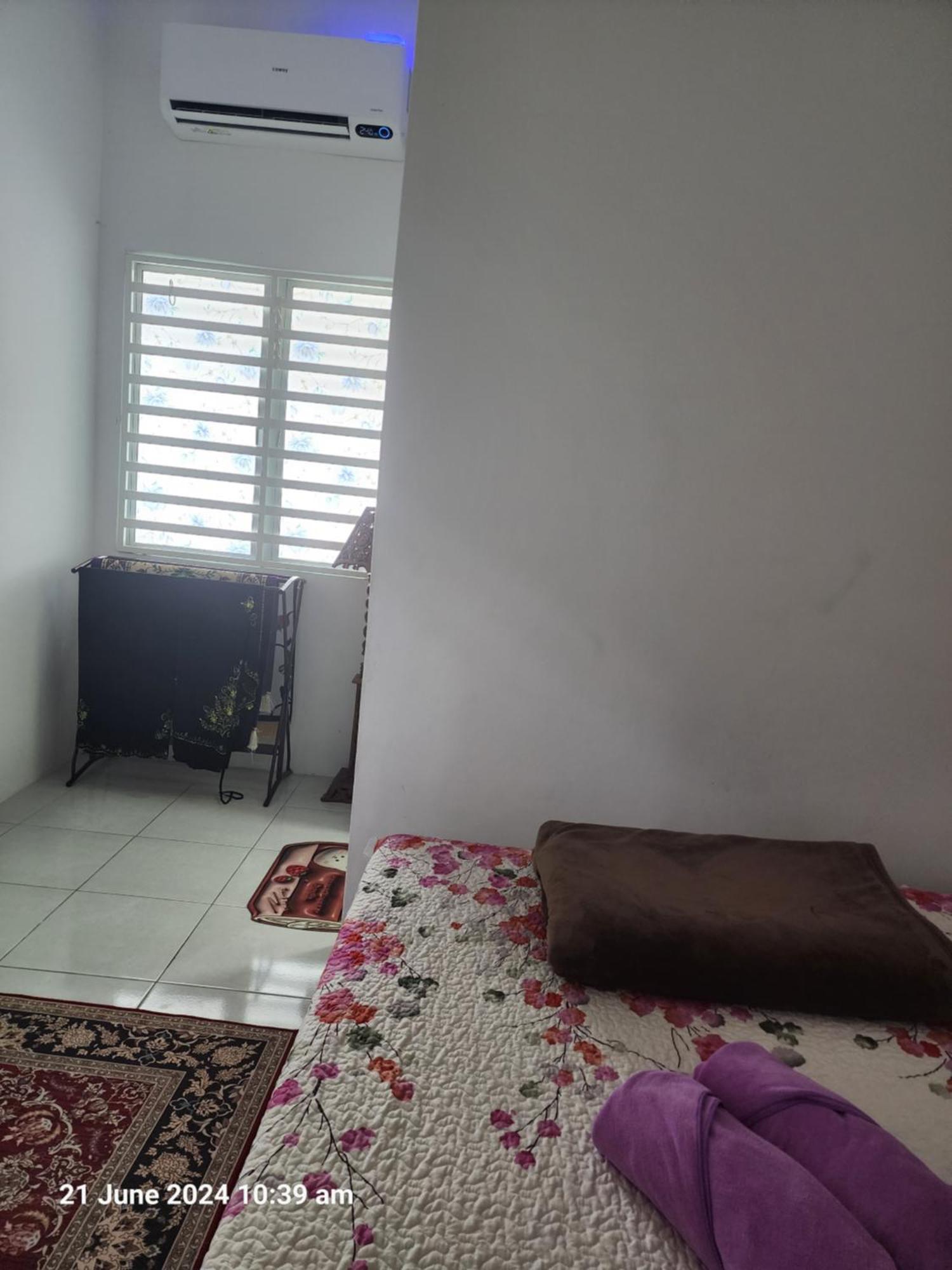 Mieda Rizqi Homestay Kampong Melayu Changkat Larah Exterior photo